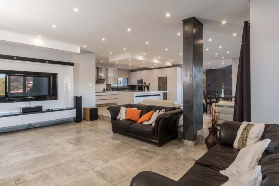 5 Bedroom Property for Sale in Beacon Bay Eastern Cape